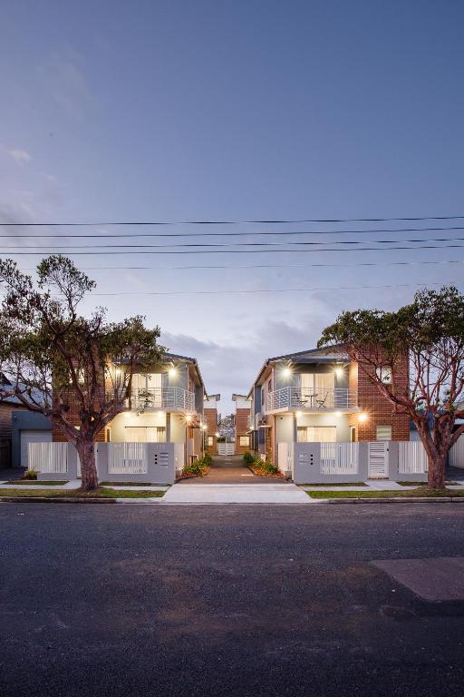 Hamilton on Everton, Newcastle