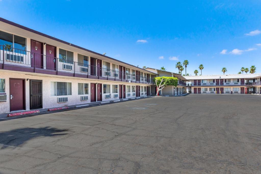 Knights Inn And Suites Yuma Photo 1