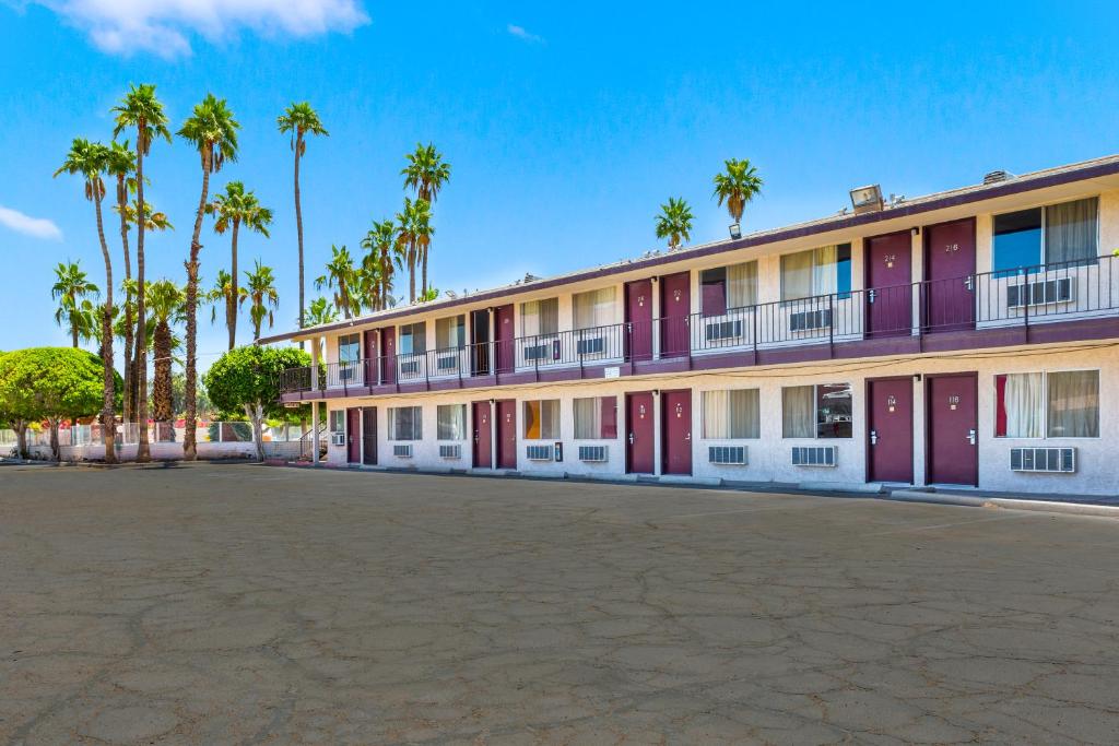 Knights Inn And Suites Yuma Photo 2