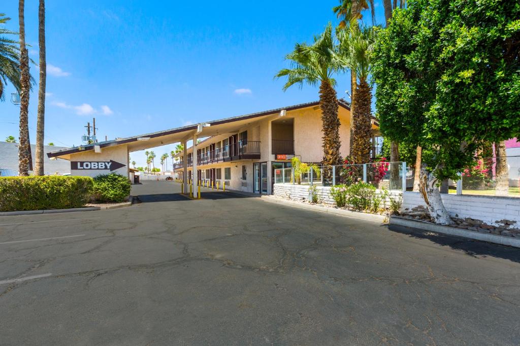 Knights Inn And Suites Yuma Photo 4
