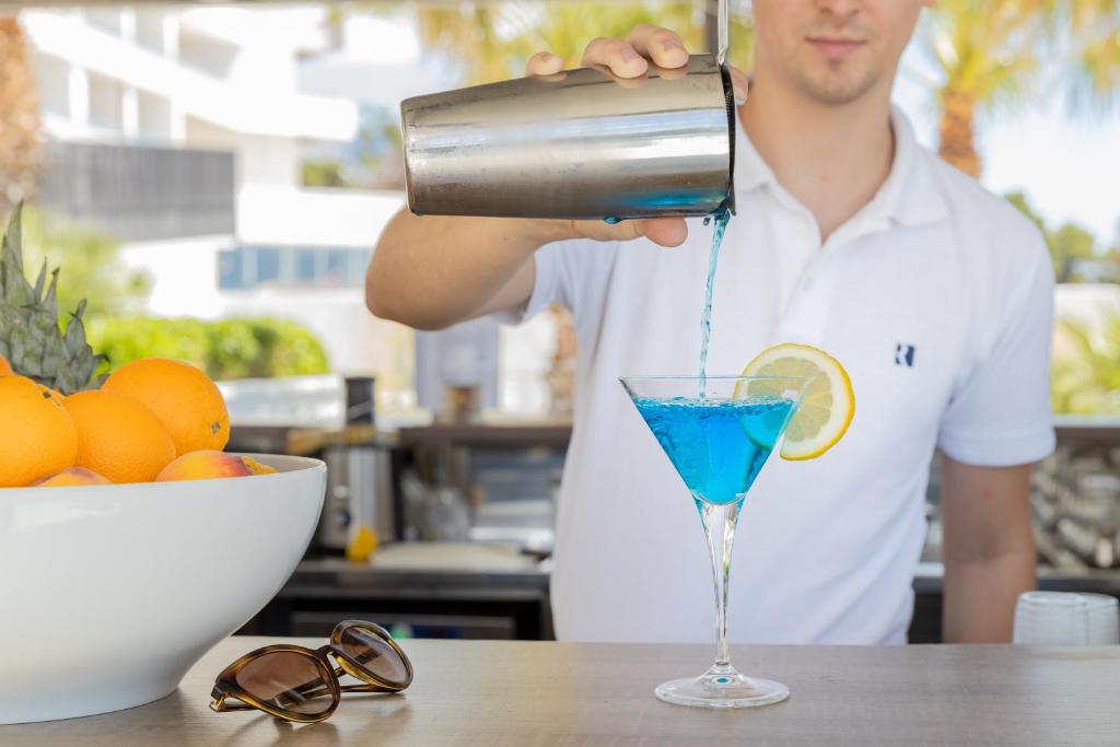 Romana Beach Resort — Restaurant & bars in Makarska, Split-Dalmatia