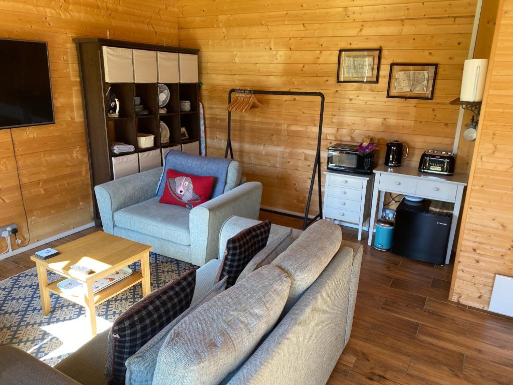 Modern Summerhouse, Sway photo 7