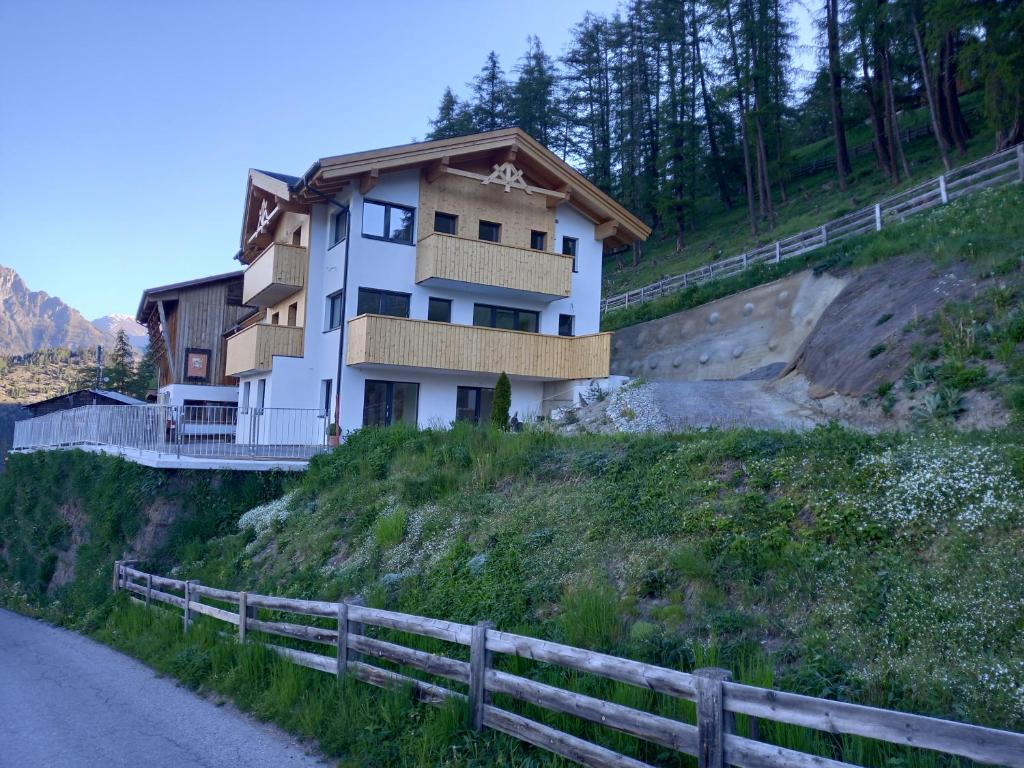 Buachbinder Hof - 2