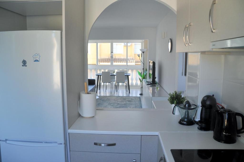 Apartamento con piscina y parking - 5