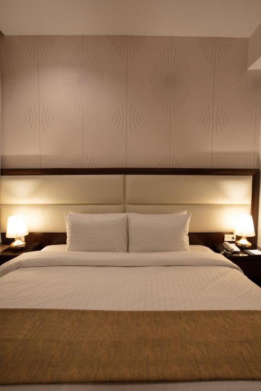 Seas Hotel Amman photo