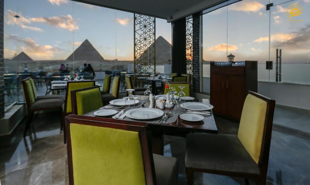 Restaurant, Mamlouk Pyramids Hotel in Giza