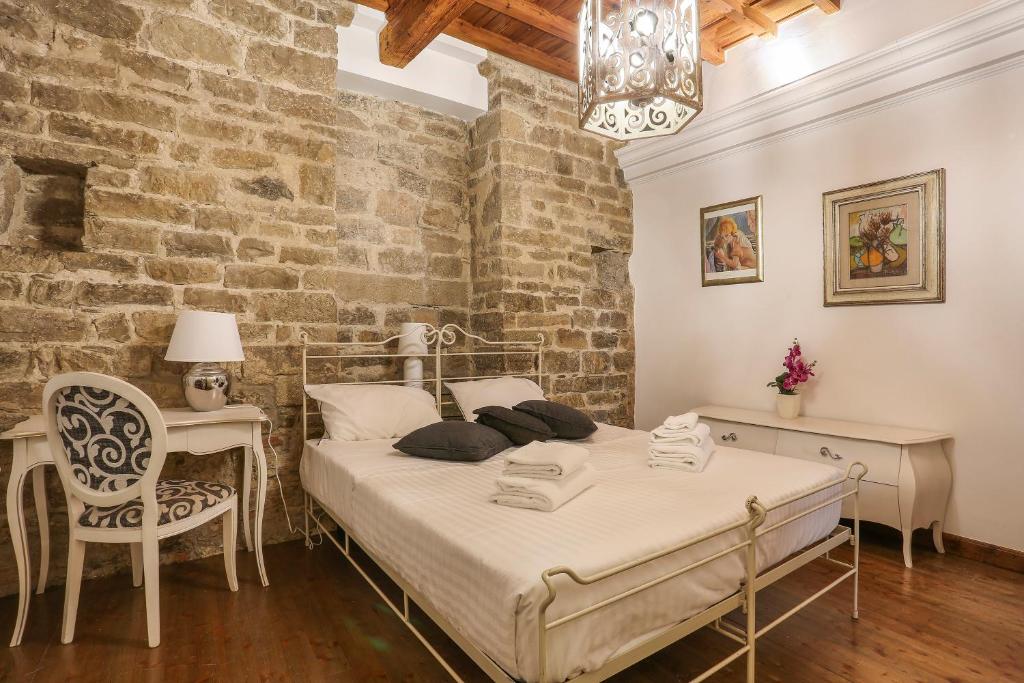 Pontevecchio Stylish Apartment in Florence - 4