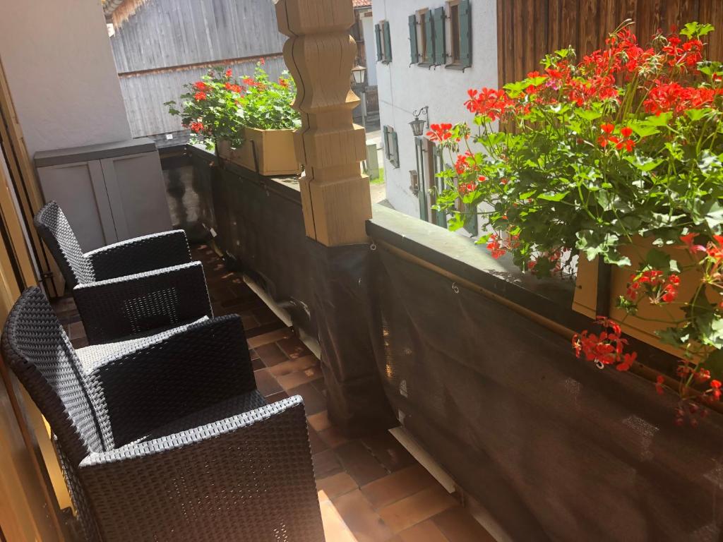 Gastehaus u Ferienwohnungen Veronika incl Fruhstucksbuffet und KonigsCard mit 200 kostenlosen Attrak photo