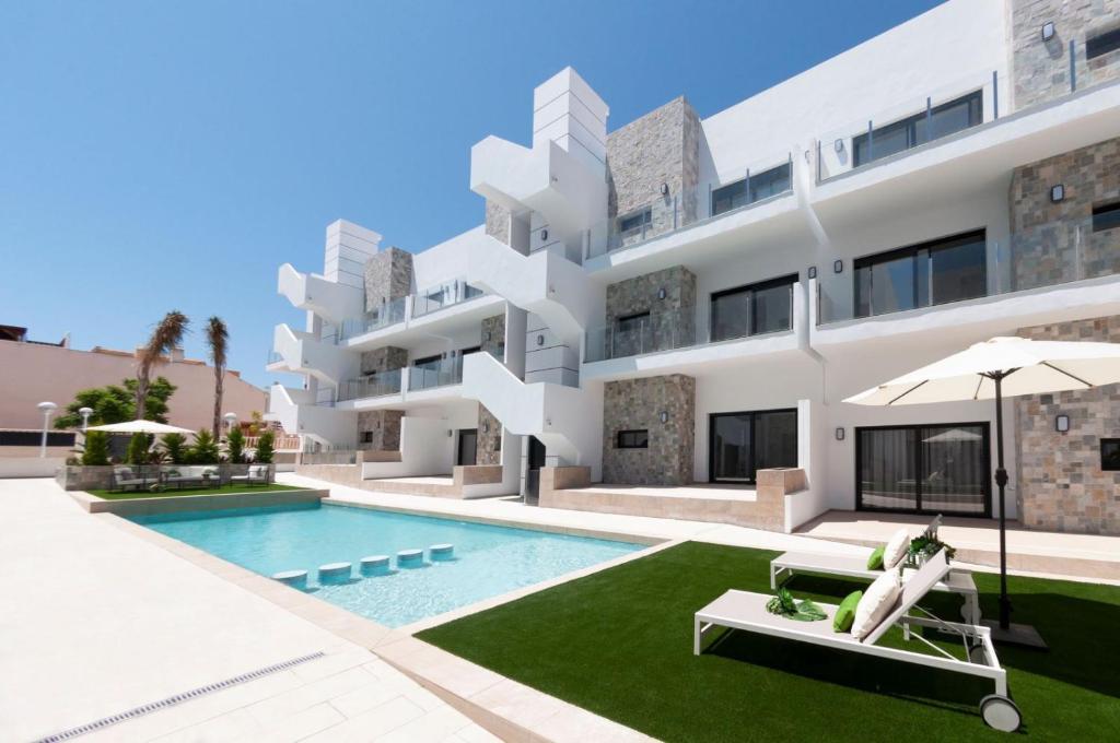 BEACH AVENUE GARDEN — Hotel in Arenales Del Sol