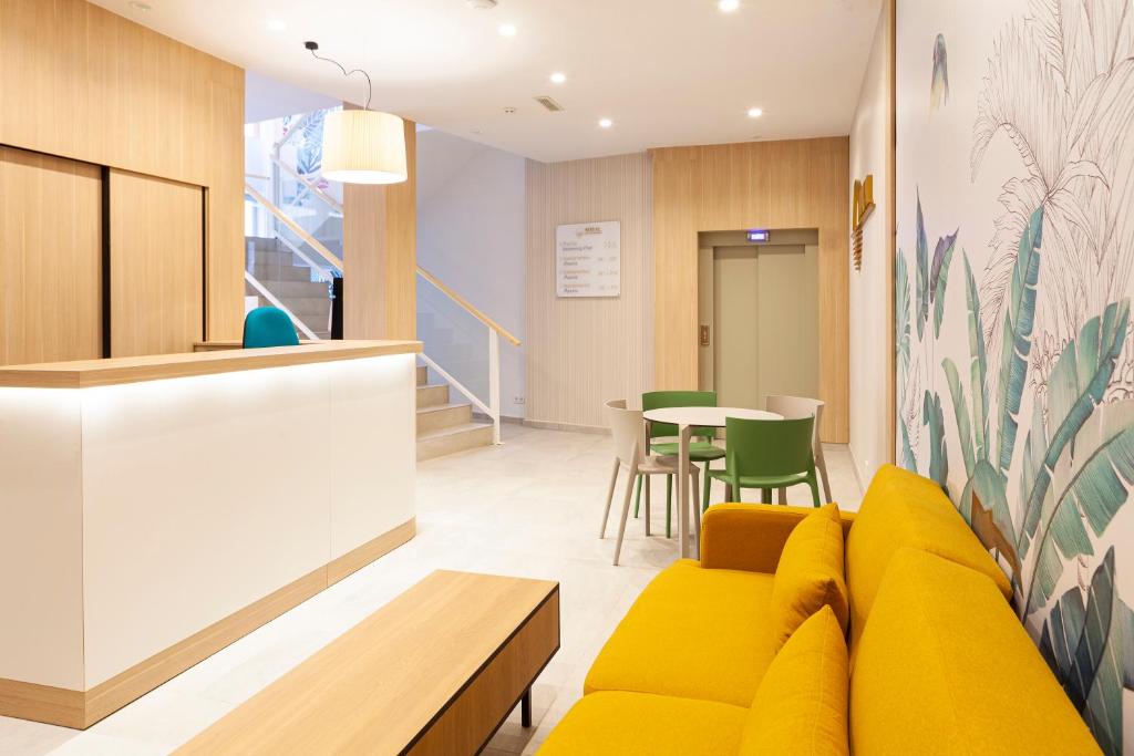 Apartamentos Mayal con Piscina photo