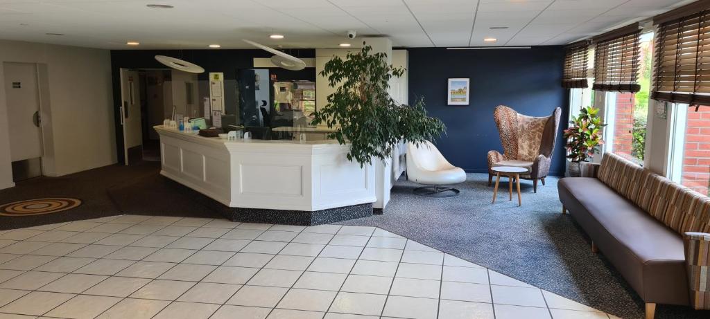 Hostellerie Saint Vincent Beauvais Aeroport photo