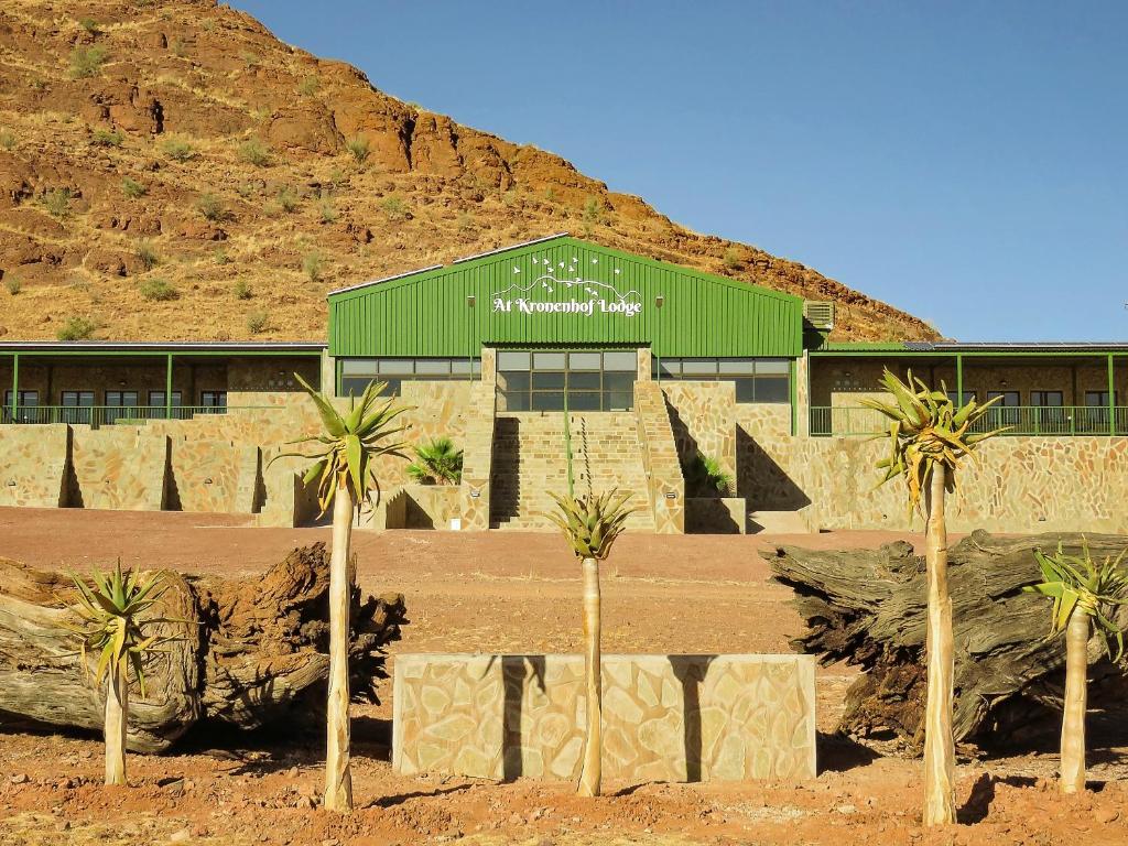 At Kronenhof Lodge, Duwisib