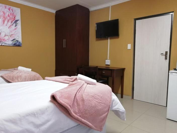 The bridge Guest House photo