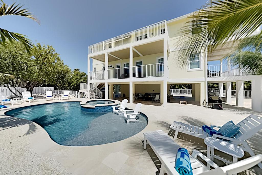 Seven Palms, Marathon