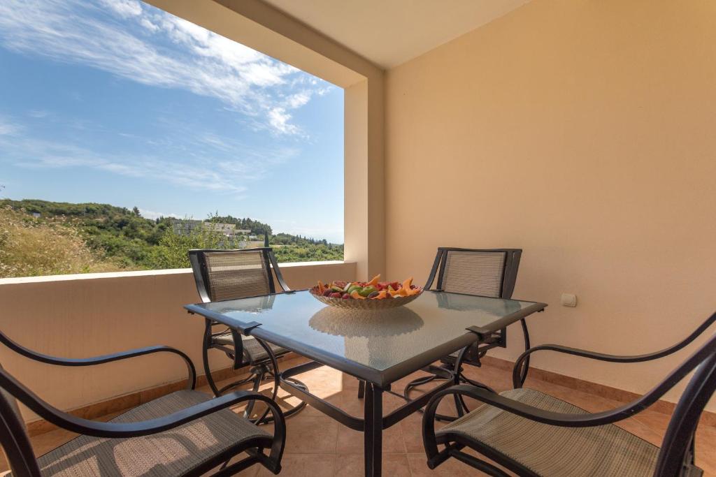 Vera Apartments - 3