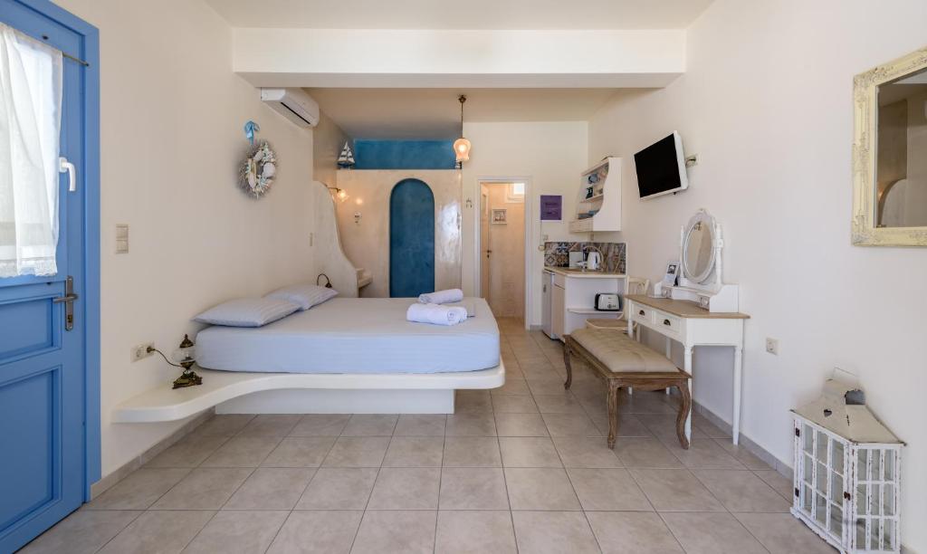 Blu Suites and Studios photo