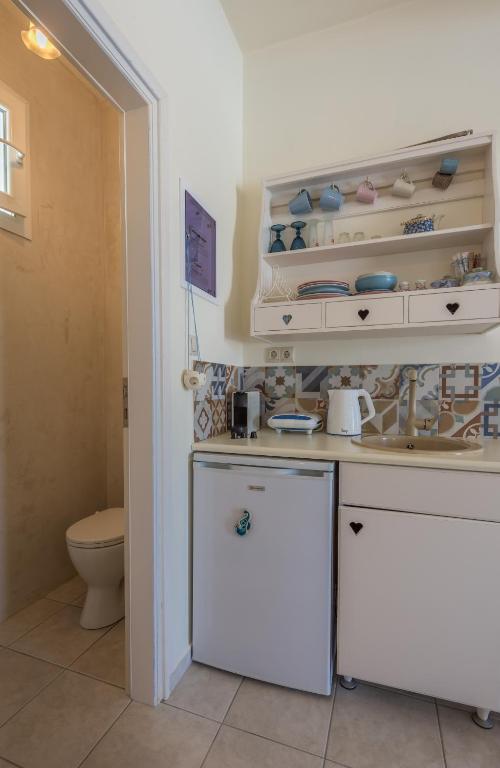 Blu Suites and Studios photo