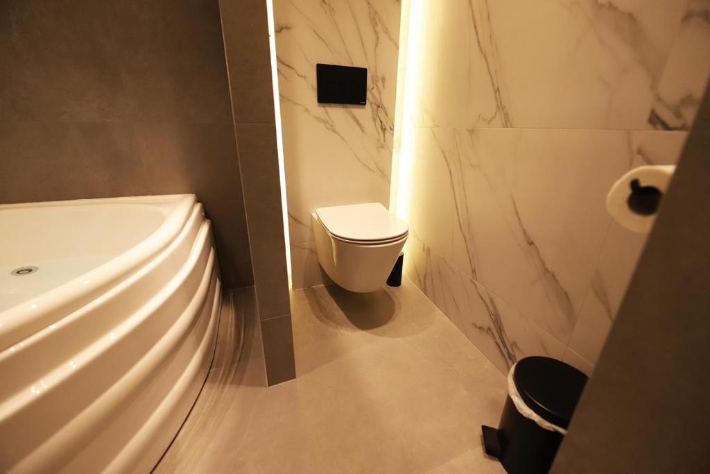K58 Luxury Apartment Monastiraki Metro Station Acropolis Jacuzzi photo