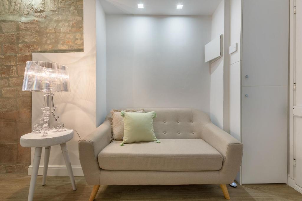 GuestHost - Ferrara Mayr White Apartment - 5