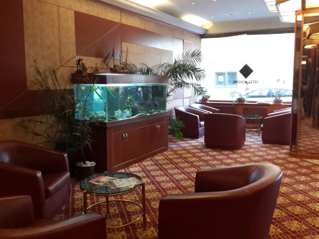 Hotel Monopol photo