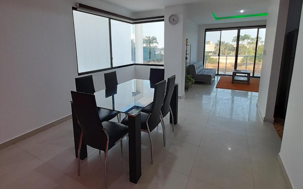 Espectacular departamento de tres habitaciones en Edificación Amaralto - 5