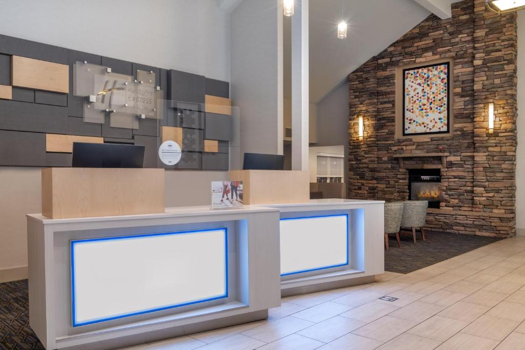 Holiday Inn Express Wheat Ridge-Denver West Hotel photo