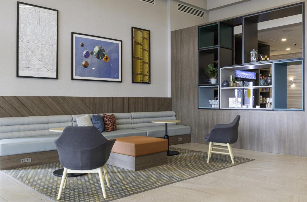 Holiday Inn Glendale photo