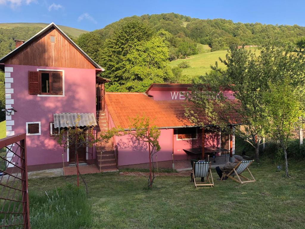 Planinska kuca Mitke, Prolesje