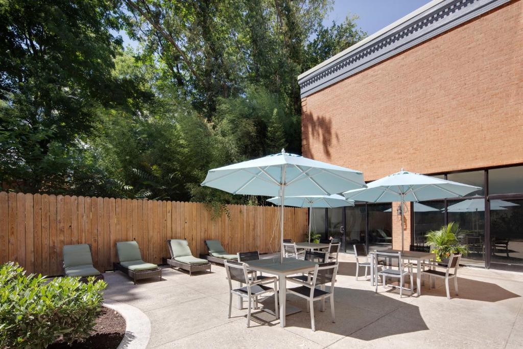 Holiday Inn University Area Charlottesville photo