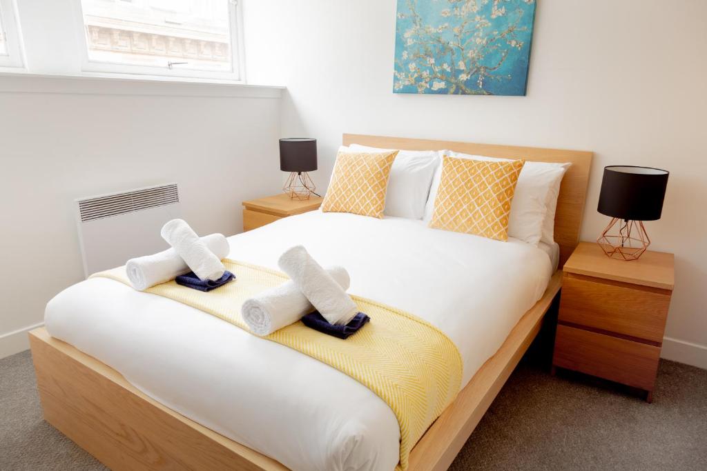 Modern Merchant City Apartment by George Square photo
