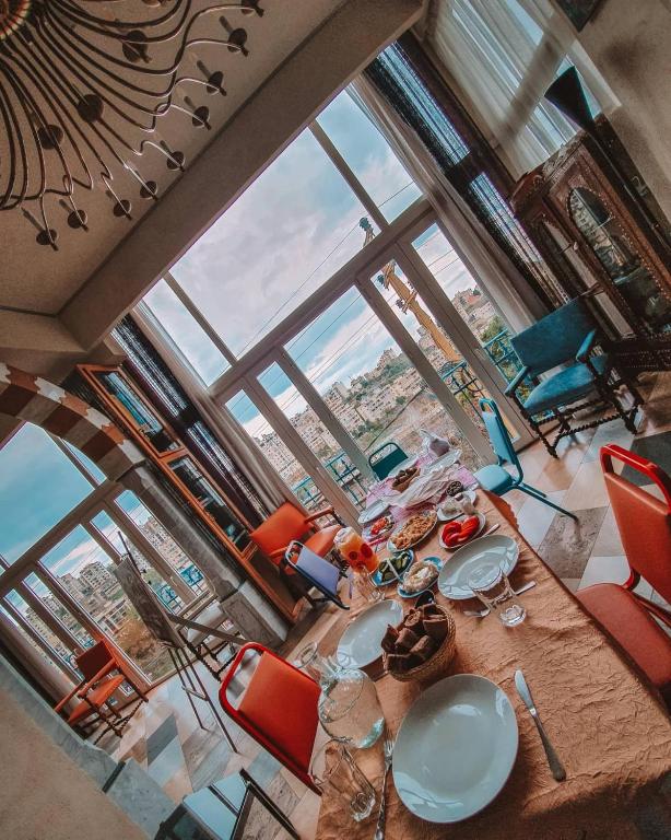 Damask Rose, Lebanese Guest House