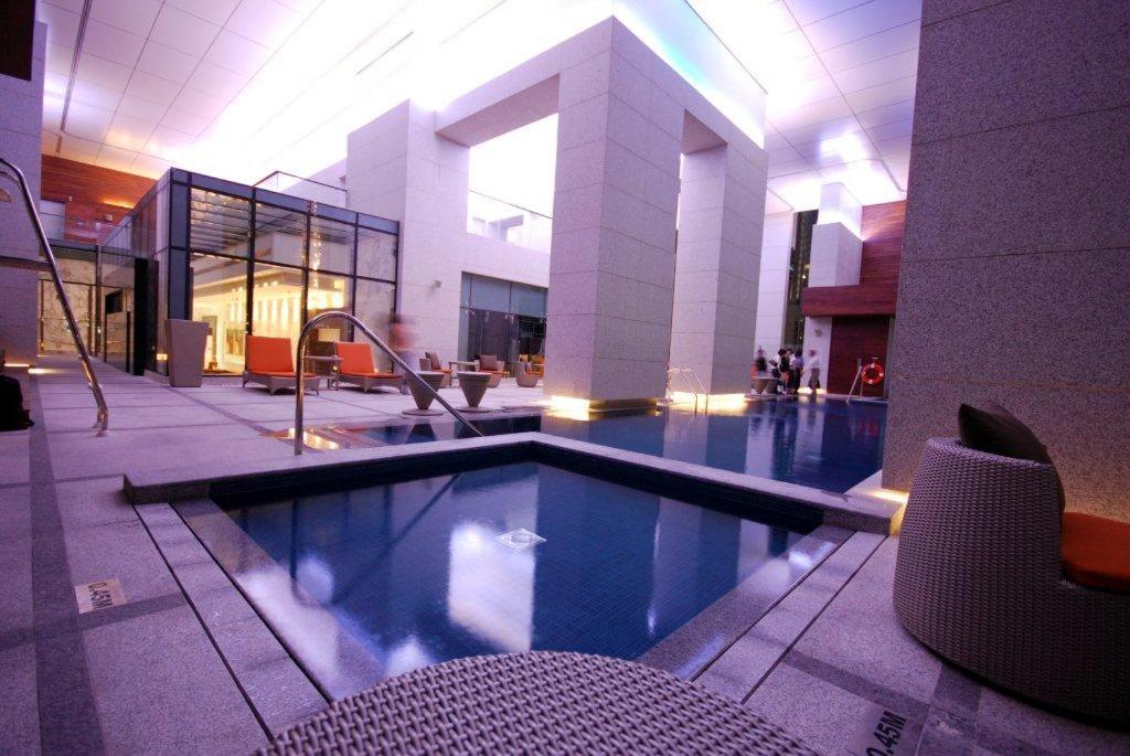 Royal Club By RVHR, Bonnington Residential Tower JLT Entire apartment (Dubai) Deals, Photos