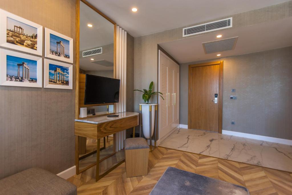Alexia Resort & Spa - Ultra All Inclusive Adult Only — Hotel rooms in Side