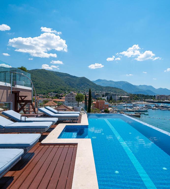 Elysium Tivat — Hotel in Tivat