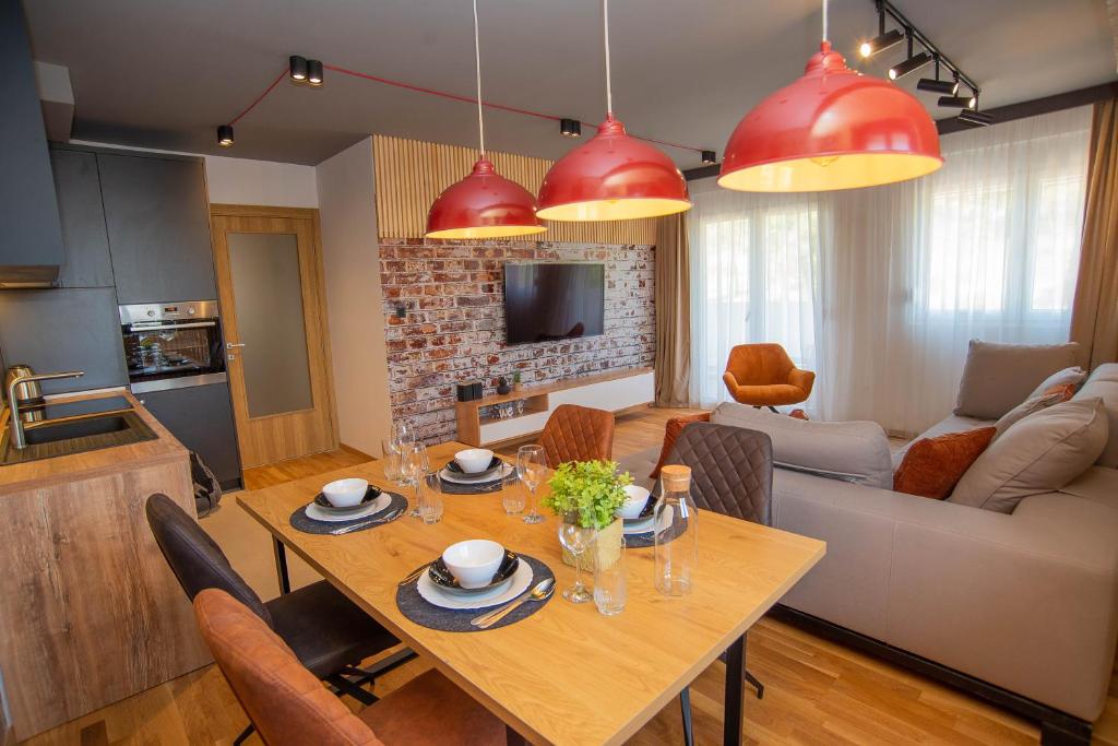 Stylish Two Bedroom Apartment at Ljubovic-Hill Park - 1