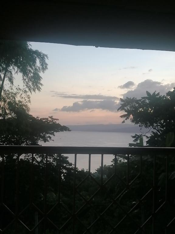 Hilltop Canopy Staycation — Hotel in Manila