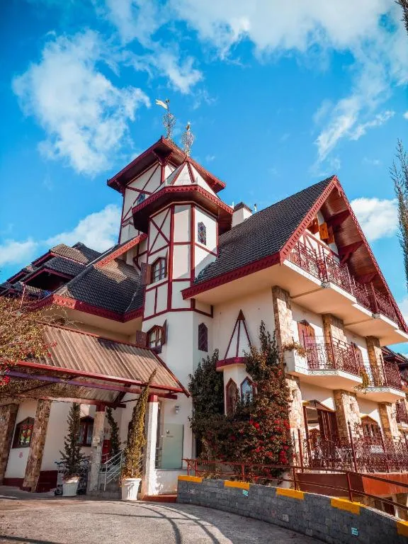 Hotel Nacional Inn Campos do Jordão，位于坎波斯杜若尔当的酒店