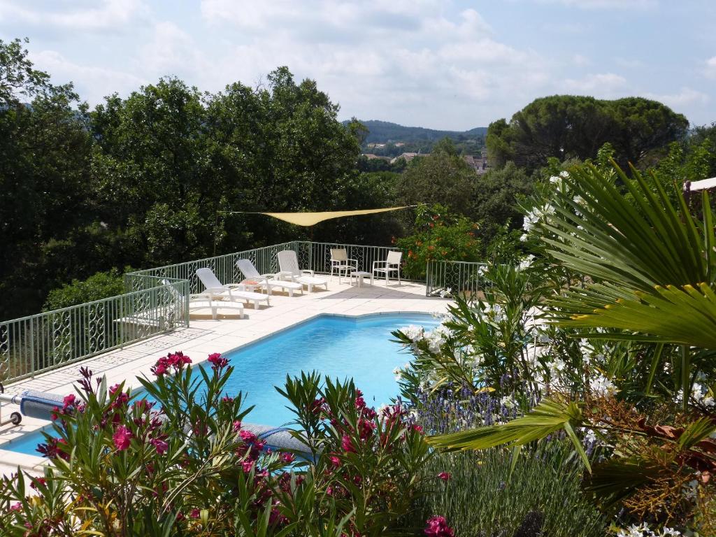 Appartement d'une chambre avec piscine privee terrasse amenagee et wifi a Carces