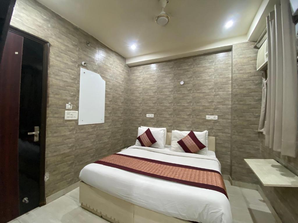 Hotel Red Chilly photo