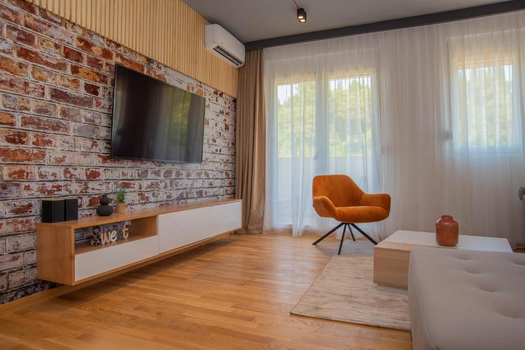 Stylish Two Bedroom Apartment at Ljubovic-Hill Park - 5