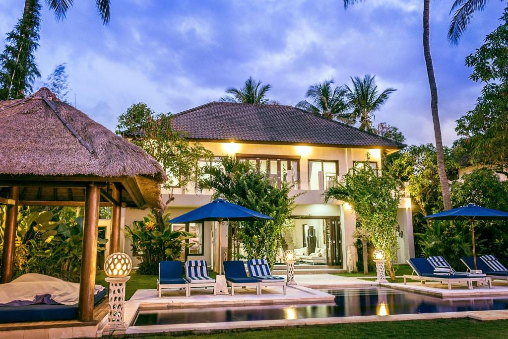 The Beach Front Villa 2 photo