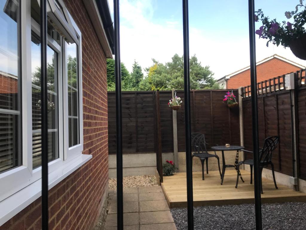 Studio-1-Staines/Heathrow/London-own entrance photo