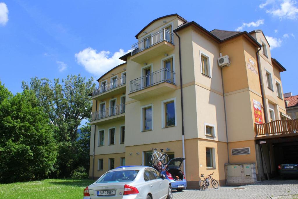 Family hotel Maxim — Hotel in Beroun