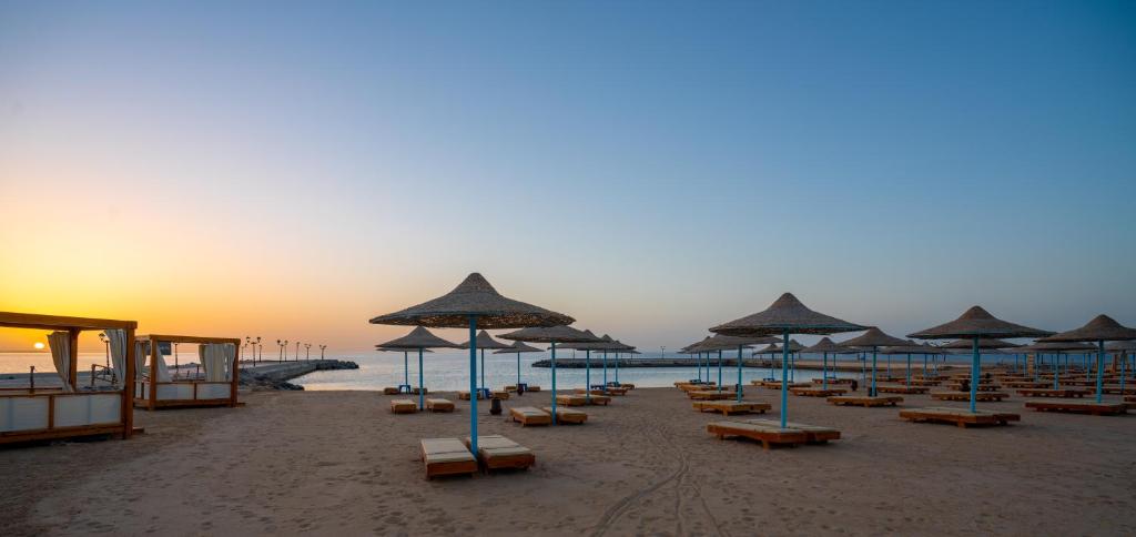 New Eagles Aqua Park Resort — Beach in Hurghada, Red Sea