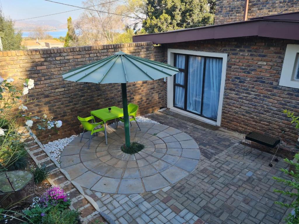 Mia Hills guest house photo