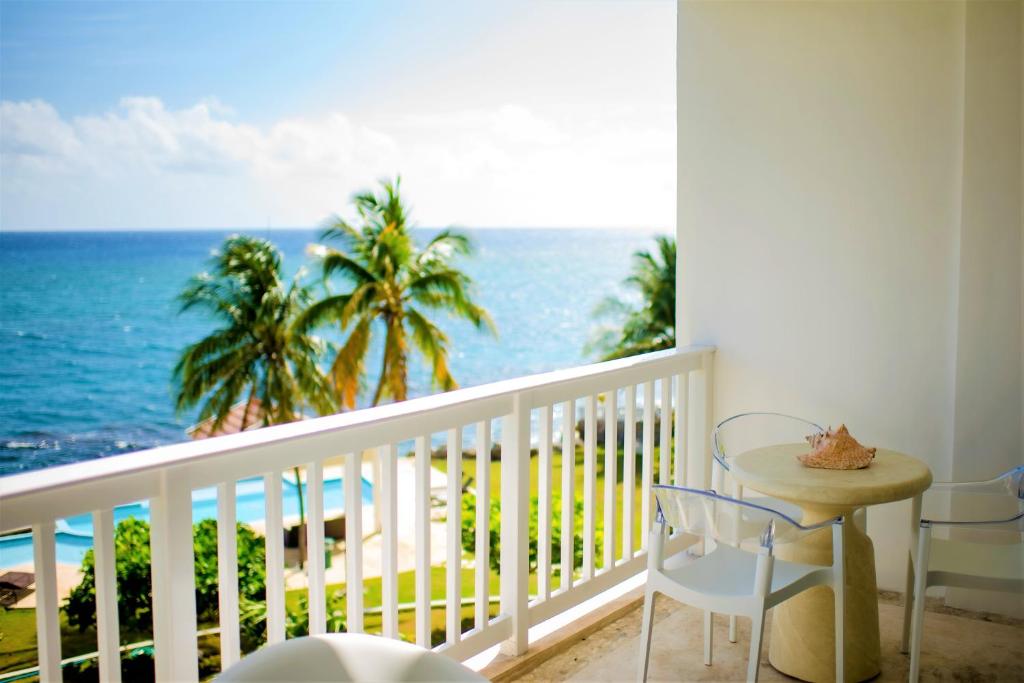 Whispering Seas Oceanfront Suite photo