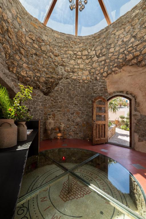 Kaminos Boutique Hotel photo