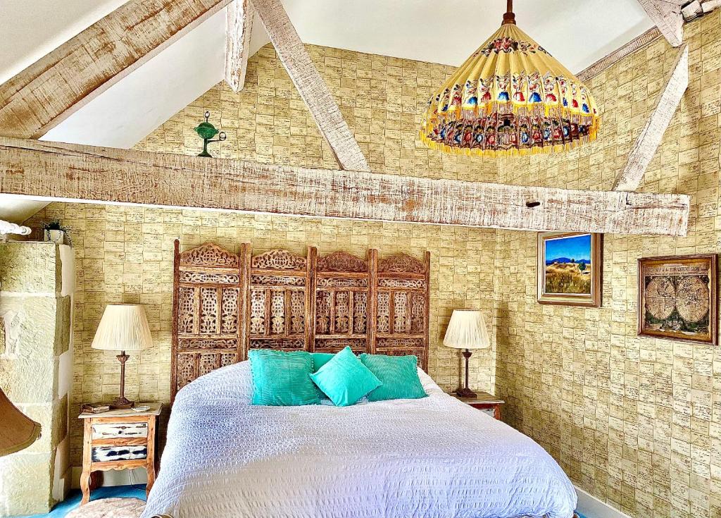 Luxurious, Fabulous, Fun, Contemporary Suite in Retreat Centre, Salisbury