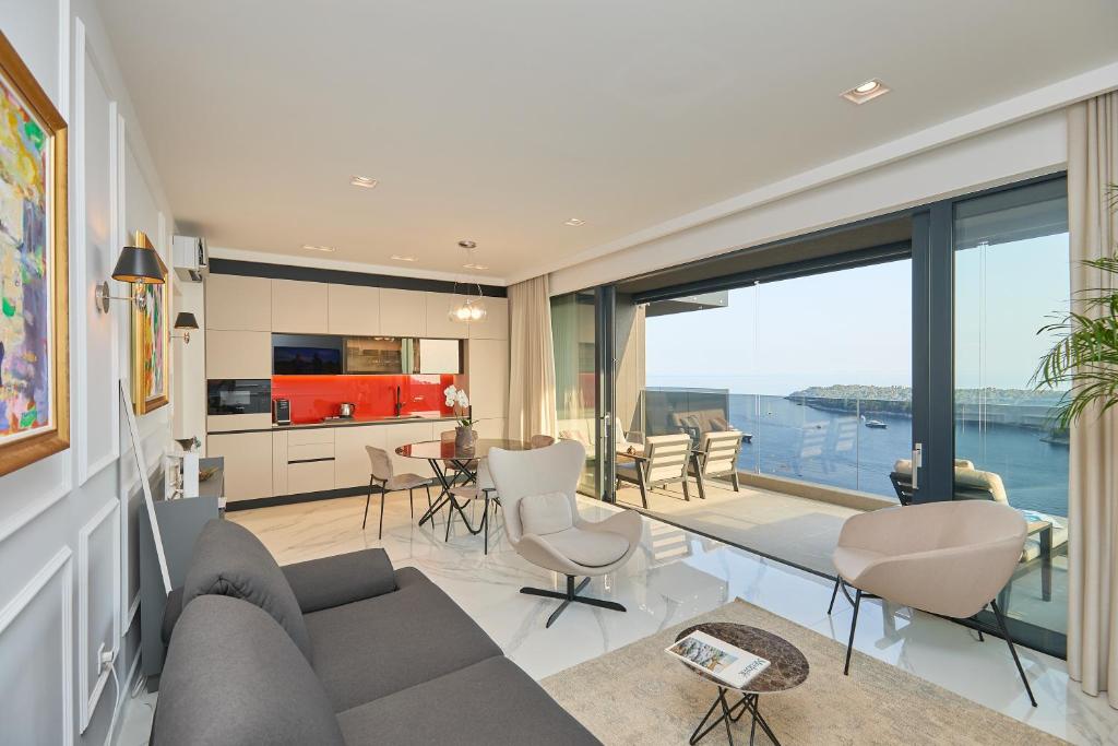 New & Luxury 5* with Breathtaking View- Kiki Lu Apartment photo