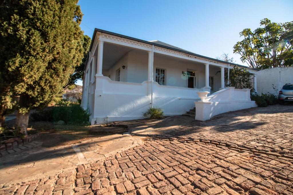Jennis Place — Hotel in Graaff-Reinet